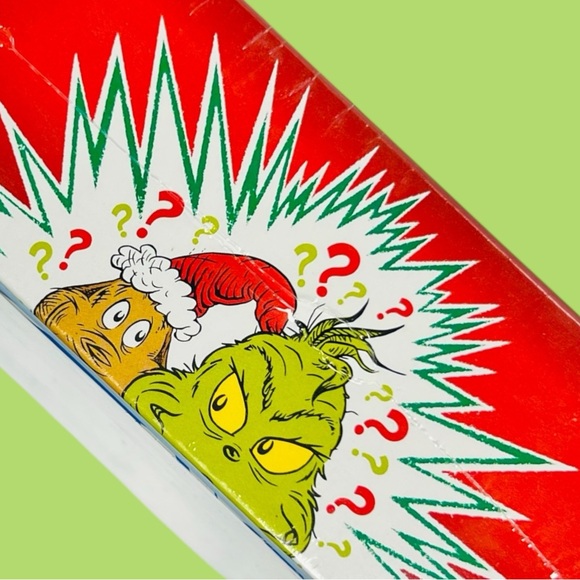 Hasbro Clue The Grinch Board Game - Red and Green - NEW - Picture 8 of 8